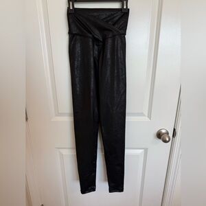 NWOT Offline by Aerie Crossover Pebbled Faux Leather Leggings XS Long